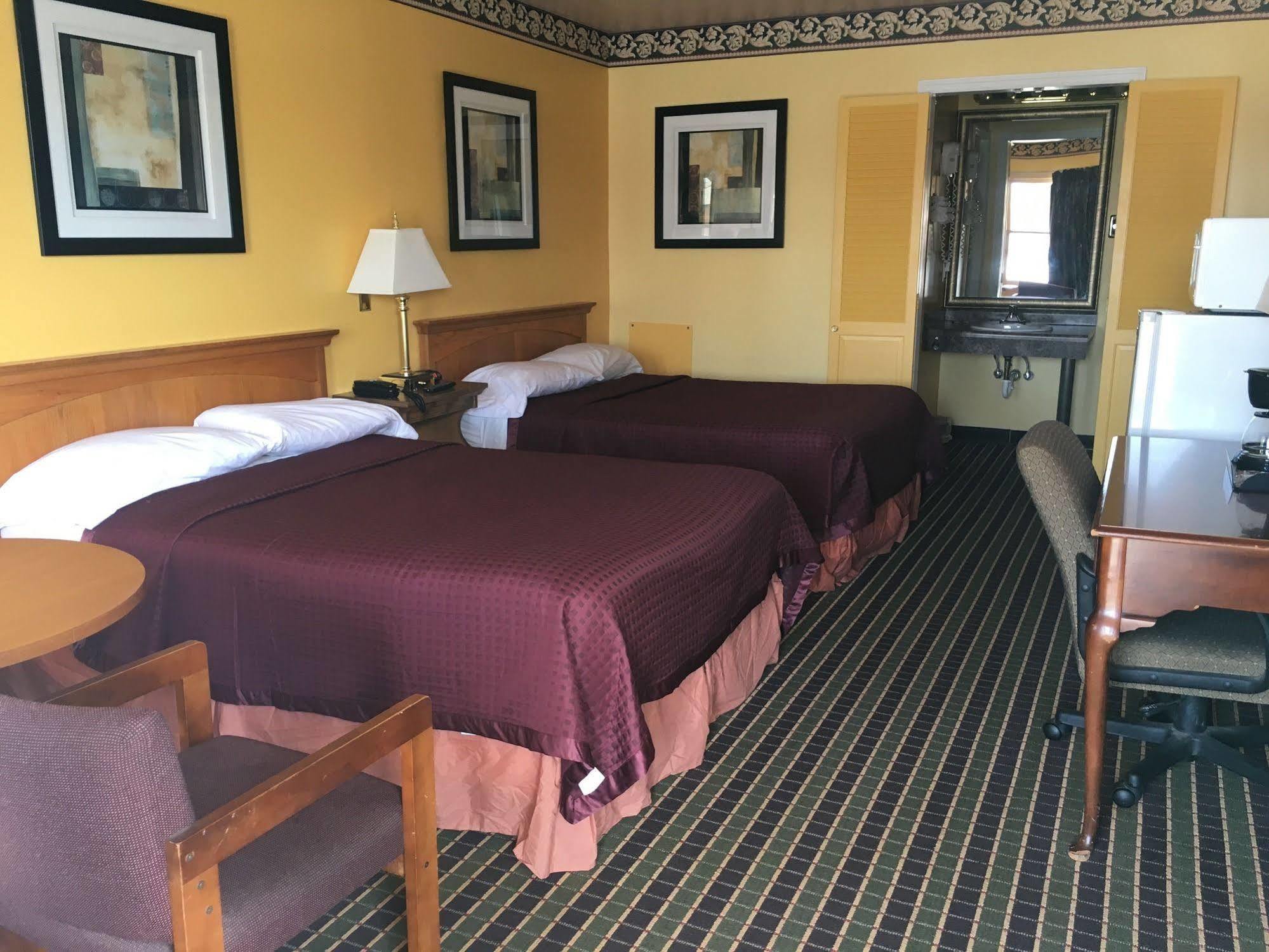 Norwalk Inn Екстер'єр фото