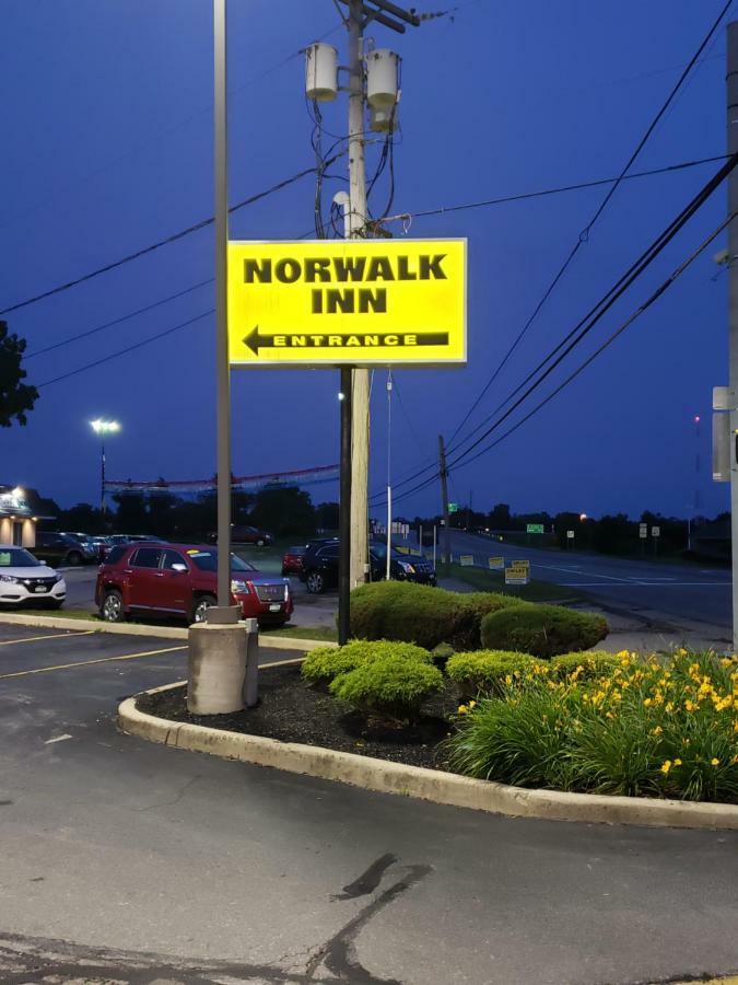 Norwalk Inn Екстер'єр фото